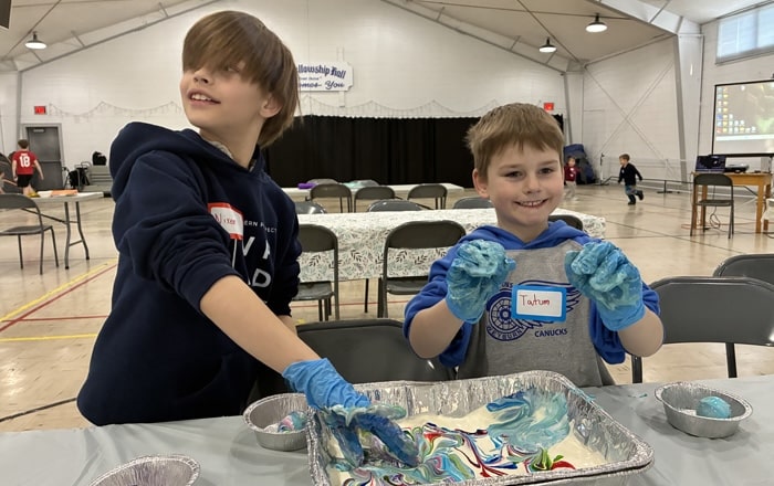 Featured-Article_Travelling Messy Church_p4 Travelling Messy Church