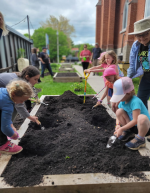 St. Andrew's Tweed, Children gardening